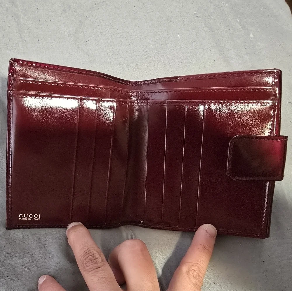 Elegant And Classic Authentic Gucci Burgundy Leather Wallet With Bamboo Accent
